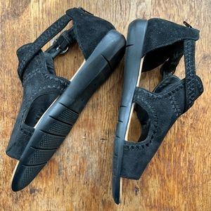 Comfortview black suede-like gladiator style sandals: unworn new condition!